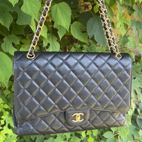 πβ¨ JUMBO β¨π CHANEL CAVIAR FLAP GOLD HARDWARE - Picture 10 of 15